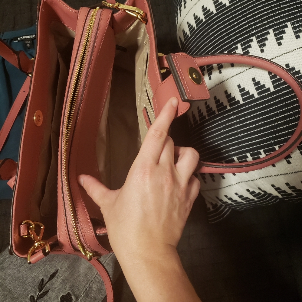 💋SOLD💋 Tulip Michael Kors Large Satchel - Picture 9 of 16